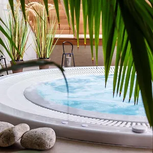 https://best-western-les-bains-de-perros-guirec-hotel-et-spa.inbrittany.com