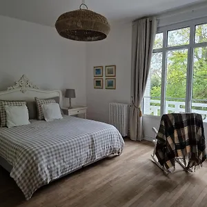 https://demeure-du-saule-madame.fr-paris.fr